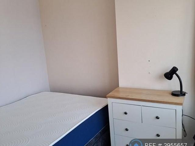 Room for rent in Blackhills, Surrey