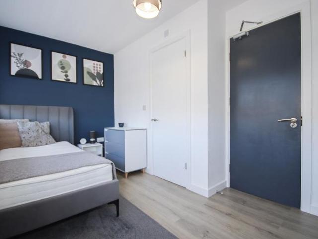 Room for rent in Regent Quay, Oad Street