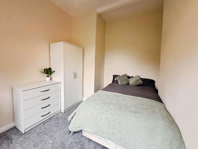 Room for rent in New Normanton, Derby