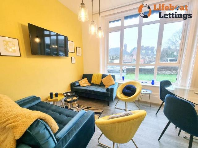 Room for rent in Clarendon, Ash