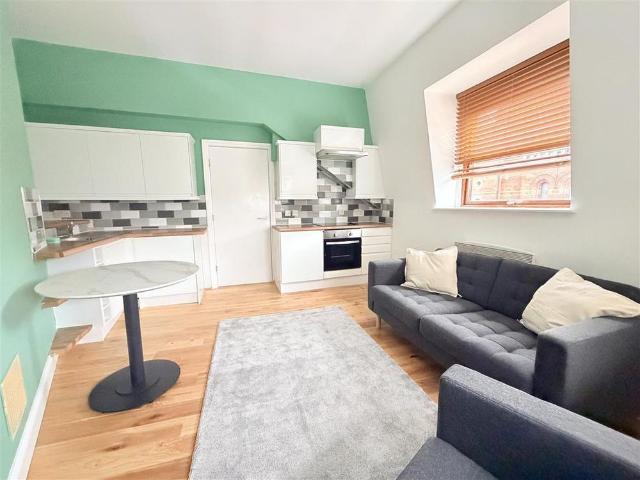 Room for rent in Leylands, West Yorkshire