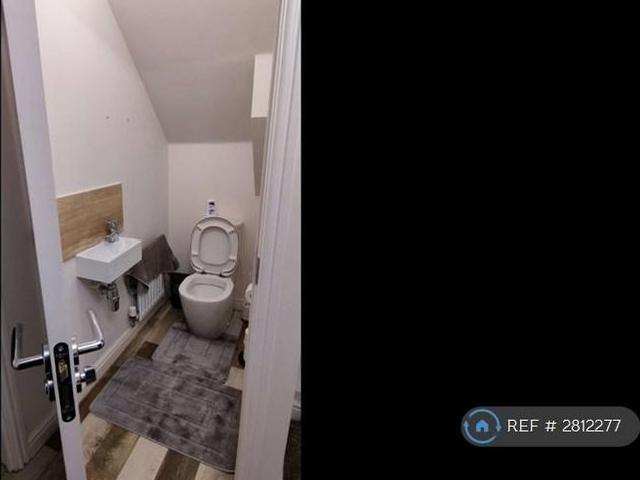 Room for rent in Pillgwenlly, Wales