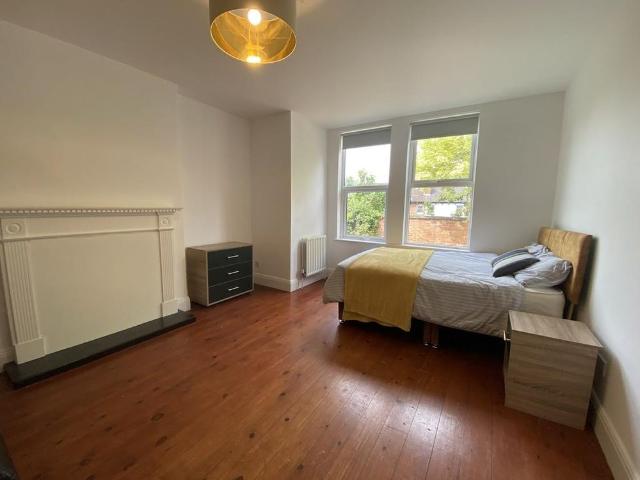Room for rent in New Normanton, East Midlands