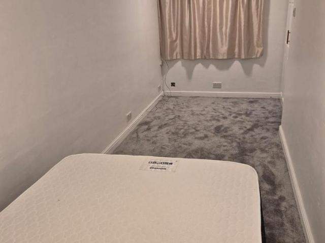 Room for rent in Gidea Park, Greater London