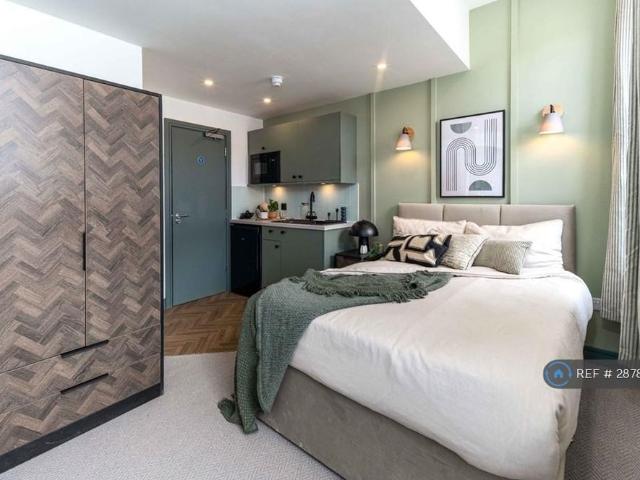Room for rent in Chesham, Bury