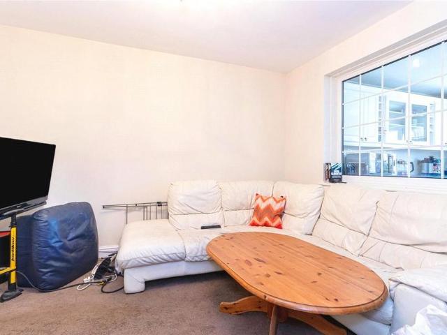 Room for rent in Royal Borough of Kingston upon Thames, Greater London