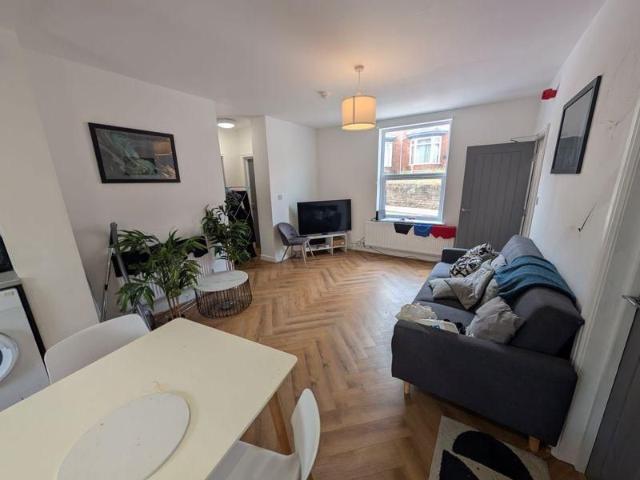 Room for rent in Berry Hill, Potters Corner