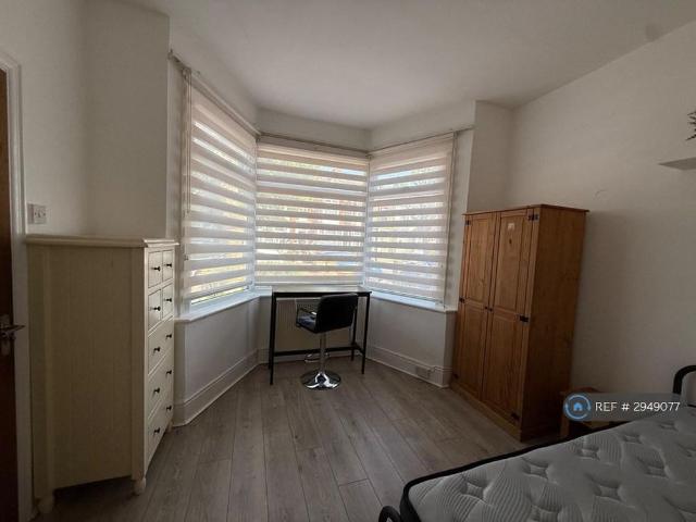 Room for rent in Lower Edmonton, Edmonton