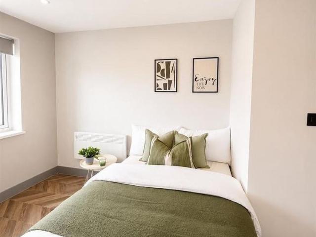Room for rent in Yiewsley, Greater London