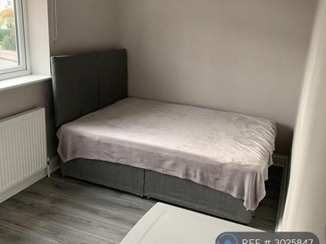 Room for rent in London Borough of Merton, Greater London
