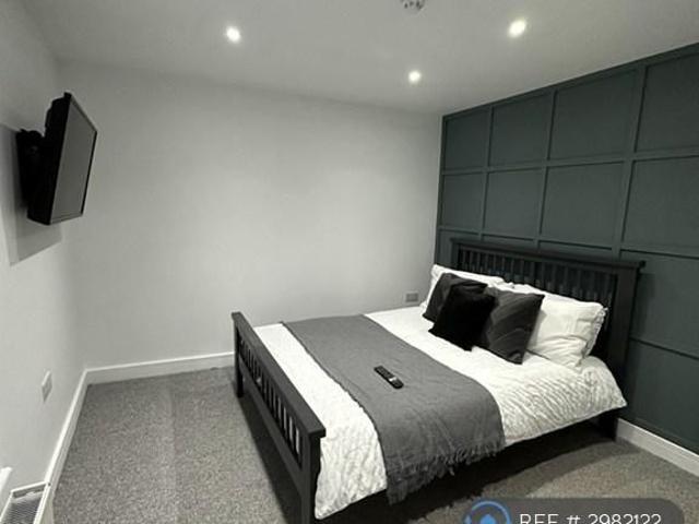 Room for rent in Two Mills, Cheshire