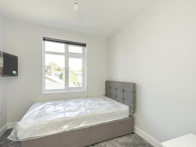 Room for rent in Five Acres, Hertfordshire