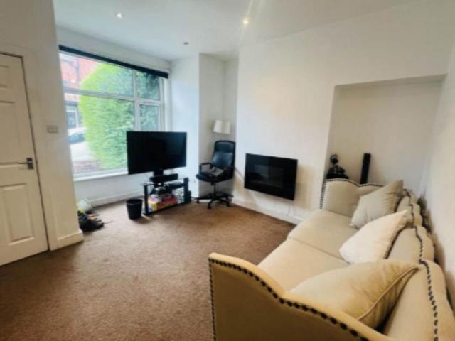 Room for rent in Kirkstall, West Yorkshire