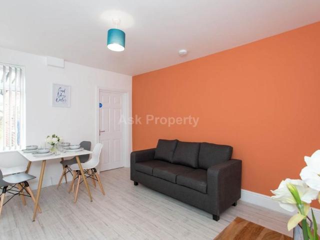 Room for rent in Potters Corner, East Midlands