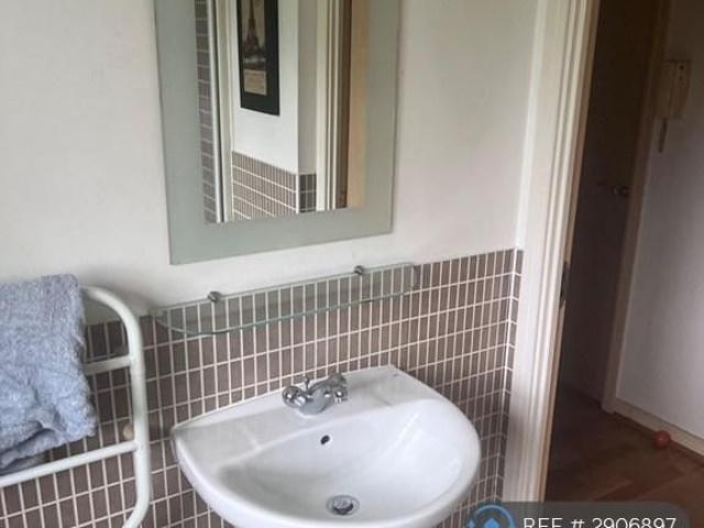 Room for rent in Shinfield