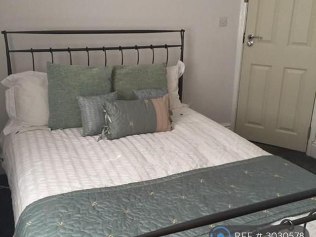 Room for rent in Wales
