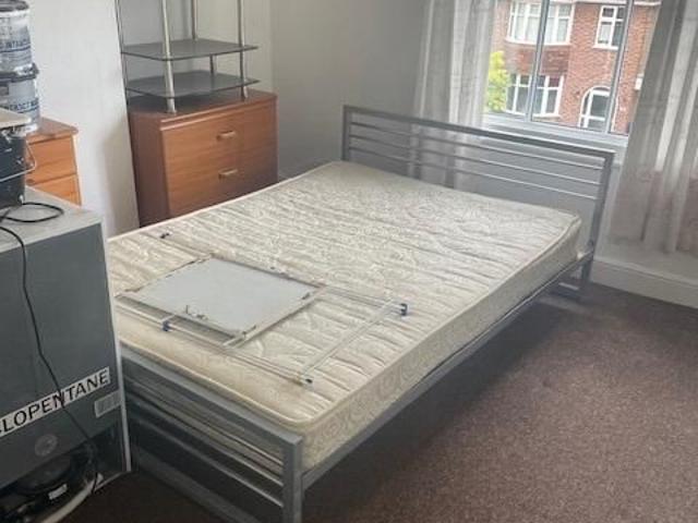 Room for rent in Evershot, Oxfordshire