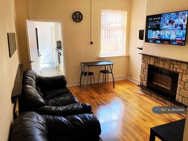 Room for rent in Elmfield, Leicestershire