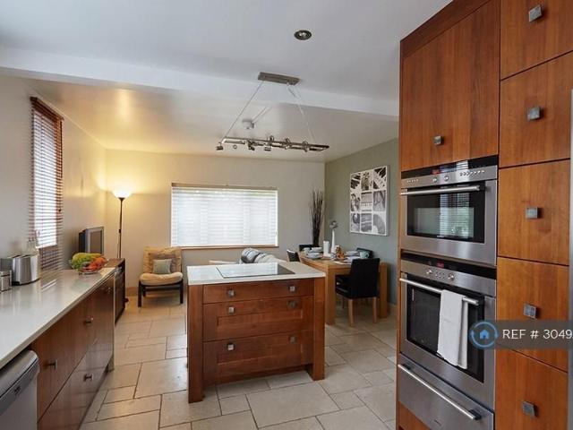 Room for rent in Home Farm, Caerleon