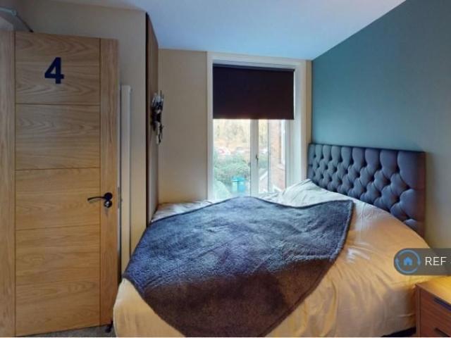 Room for rent in Burnedge, Greater Manchester
