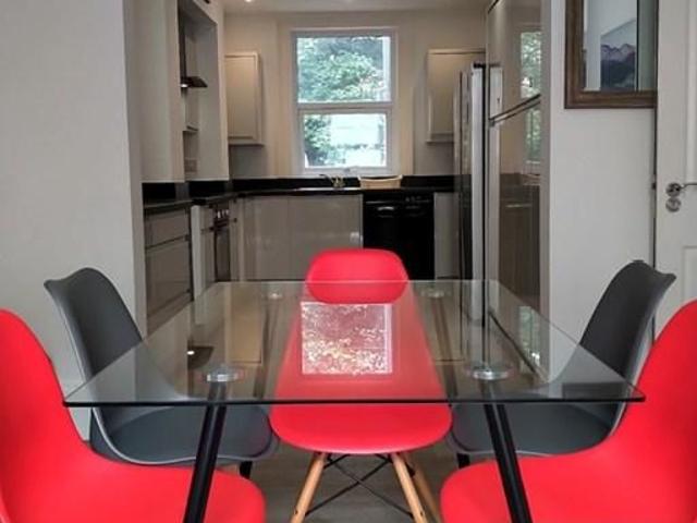 Room for rent in Kings Barton, Gloucester