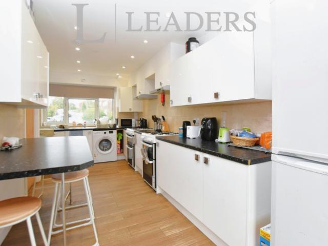 Room for rent in Kings Hill, Colliers End
