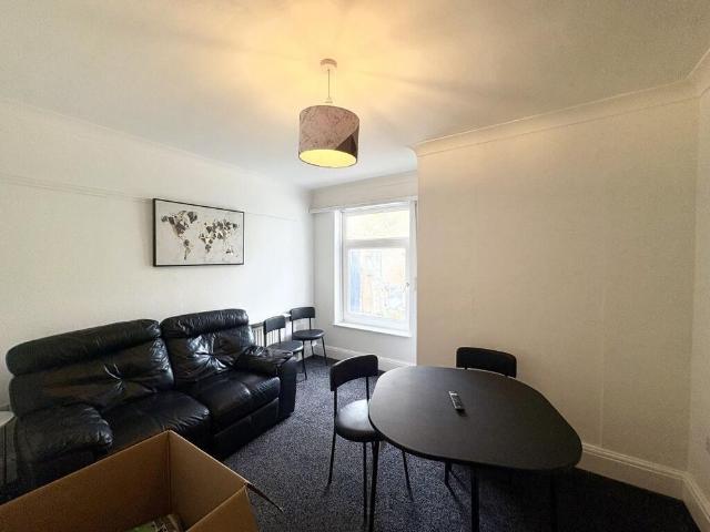 Room for rent in Monks Orchard, Kent