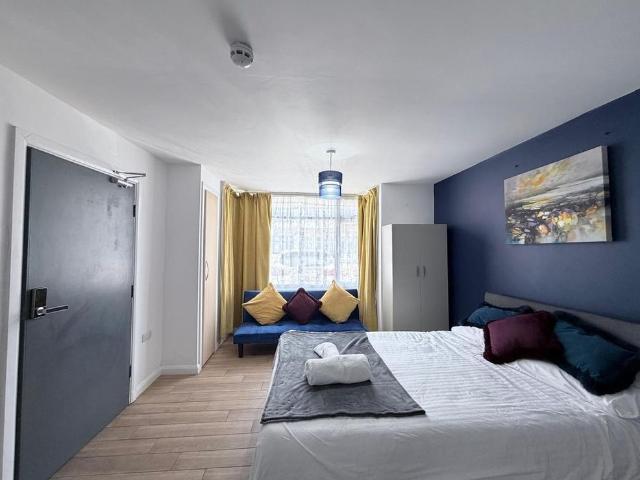 Room for rent in London Borough of Ealing, Greater London