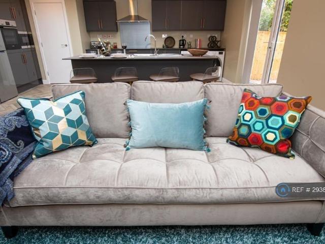 Room for rent in Cannon Park, West Midlands