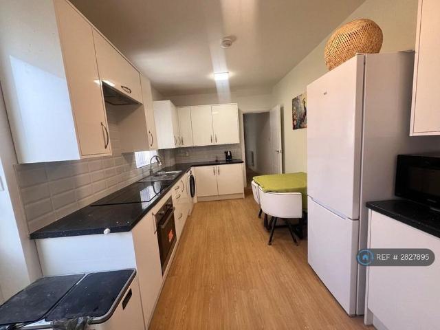 Room for rent in Lower Edmonton, Edmonton