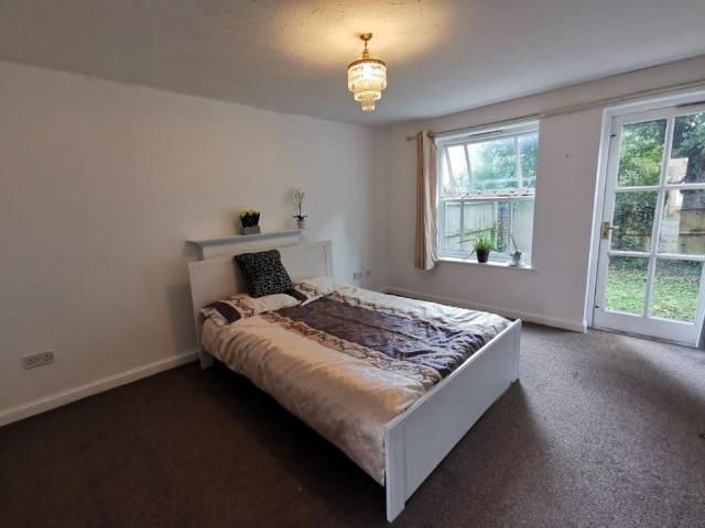 Room for rent in West Oxford, The Slade