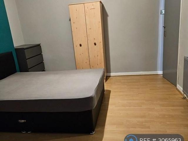Room for rent in Victoria Park, Manchester