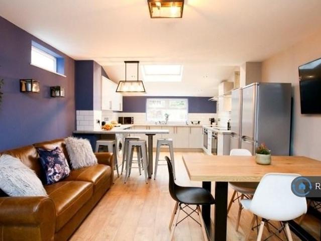 Room for rent in Claughton, Wirral