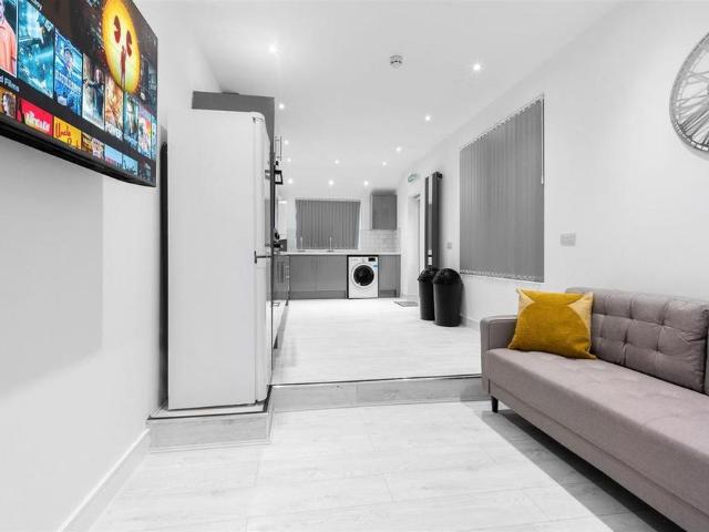 Room for rent in Spon End, West Midlands