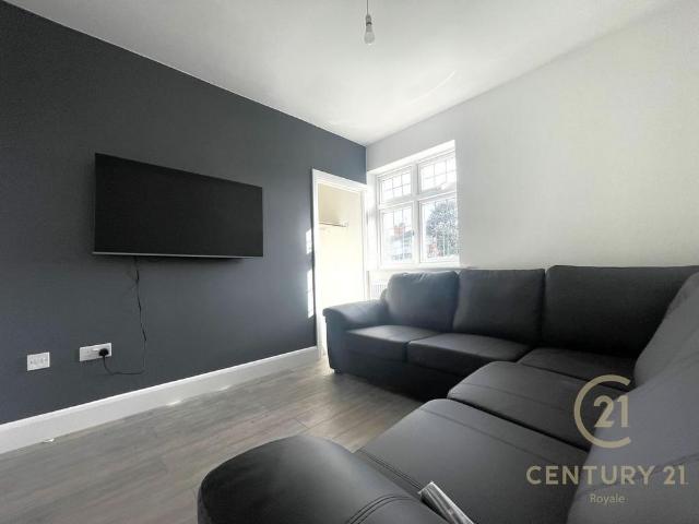Room for rent in Surbiton, Greater London