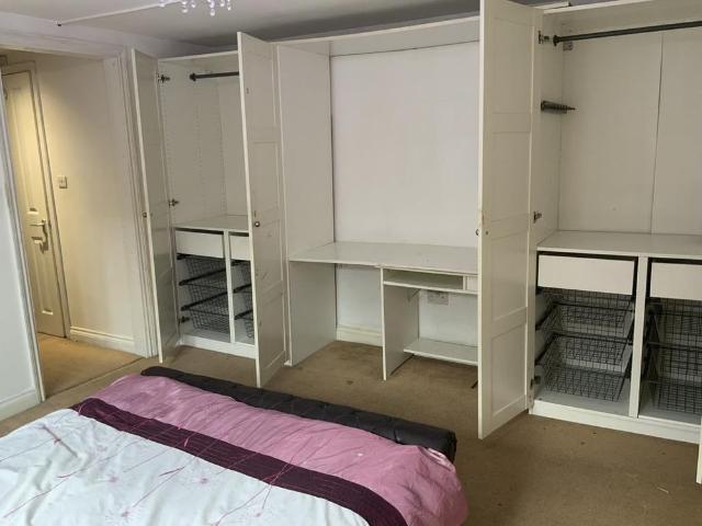 Room for rent in Pooley Green, Row Town