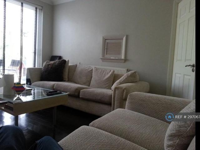Room for rent in London Borough of Merton, Merton Park