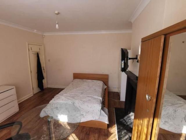 Room for rent in Wealdstone, Greater London