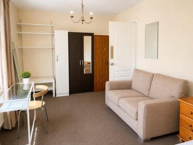 Room for rent in Putney, Greater London