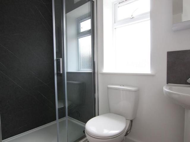 Room for rent in Kings Barton, Gloucester