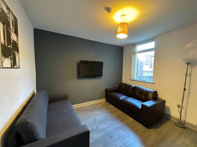 Room for rent in Calderstones