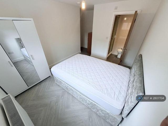 Room for rent in Sheffield Lane Top, Firth Park