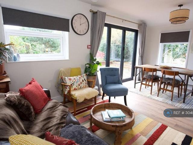 Room for rent in Lower Halliford, Surrey