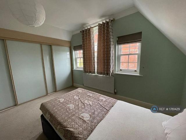 Room for rent in The Galleries, Navestock Side