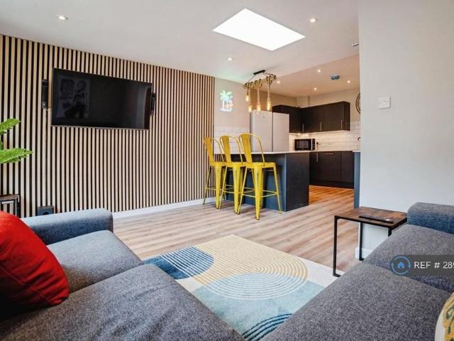 Room for rent in Whiteway, Dulcote