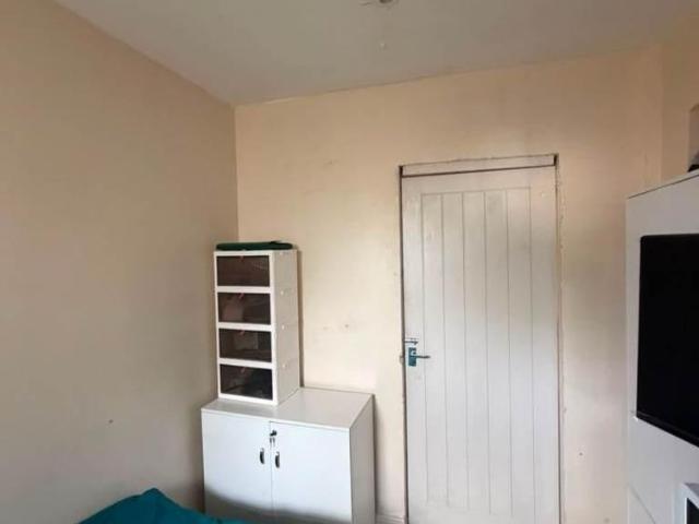 Room for rent in Brooklands, Monks Orchard
