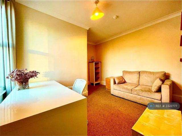 Room for rent in Glyndon, Plumstead