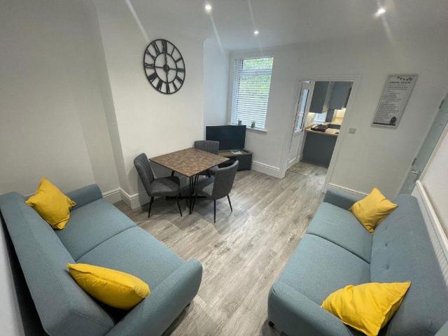 Room for rent in West Town, Peterborough