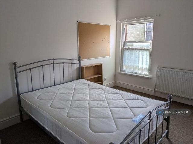Room for rent in South Cliff, Kepwick