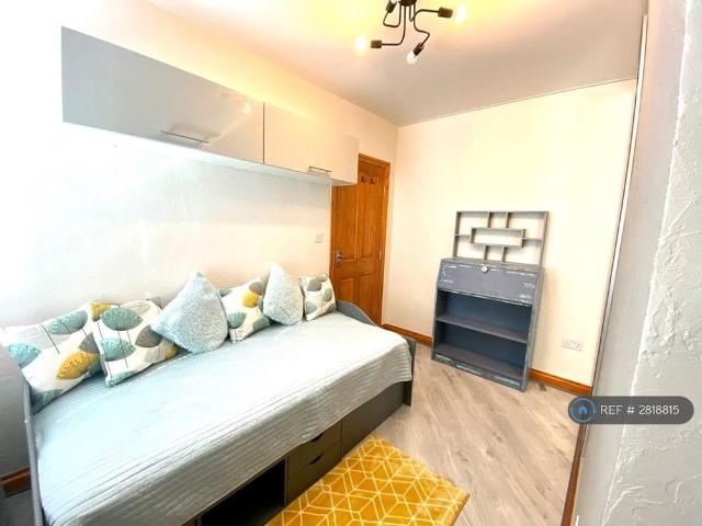 Room for rent in Wales